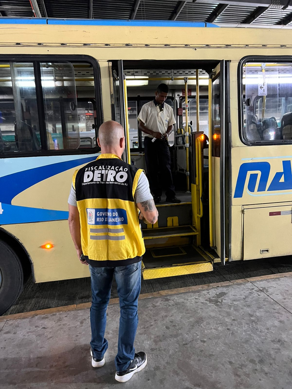 DETRO-RJ INICIA OPERAÇÃO INDEPENDÊNCIA COM DEZ ÔNIBUS MULTADOS DETRO-RJ INICIA OPERAÇÃO INDEPENDÊNCIA COM DEZ ÔNIBUS MULTADOS