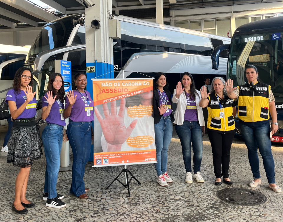 Campanha "Não dê Carona ao assédio" completa 1 ano com ação em três terminais Campanha "Não dê Carona ao assédio" completa 1 ano com ação em três terminais