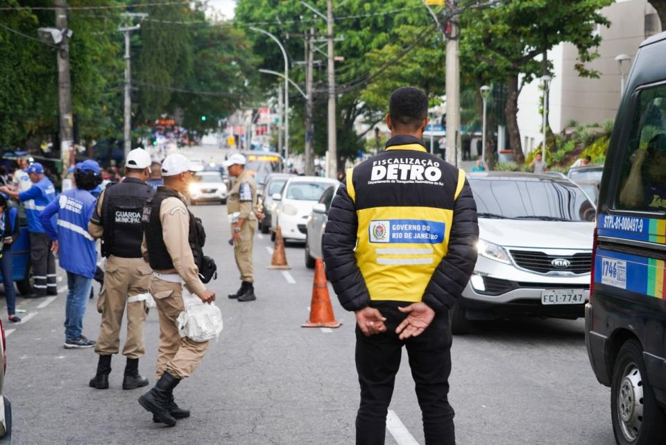 Fiscais do Detro-RJ abordaram cerca de 250 veículos na primeira semana da ‘Ação Ordo’ Fiscais do Detro-RJ abordaram cerca de 250 veículos na primeira semana da ‘Ação Ordo’