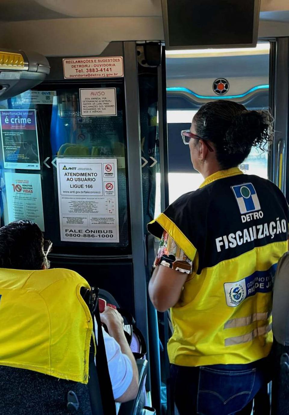 Detro-RJ realiza ação educativa contra assédio e importunação no aniversário de criação da Lei Maria da Penha Detro-RJ realiza ação educativa contra assédio e importunação no aniversário de criação da Lei Maria da Penha