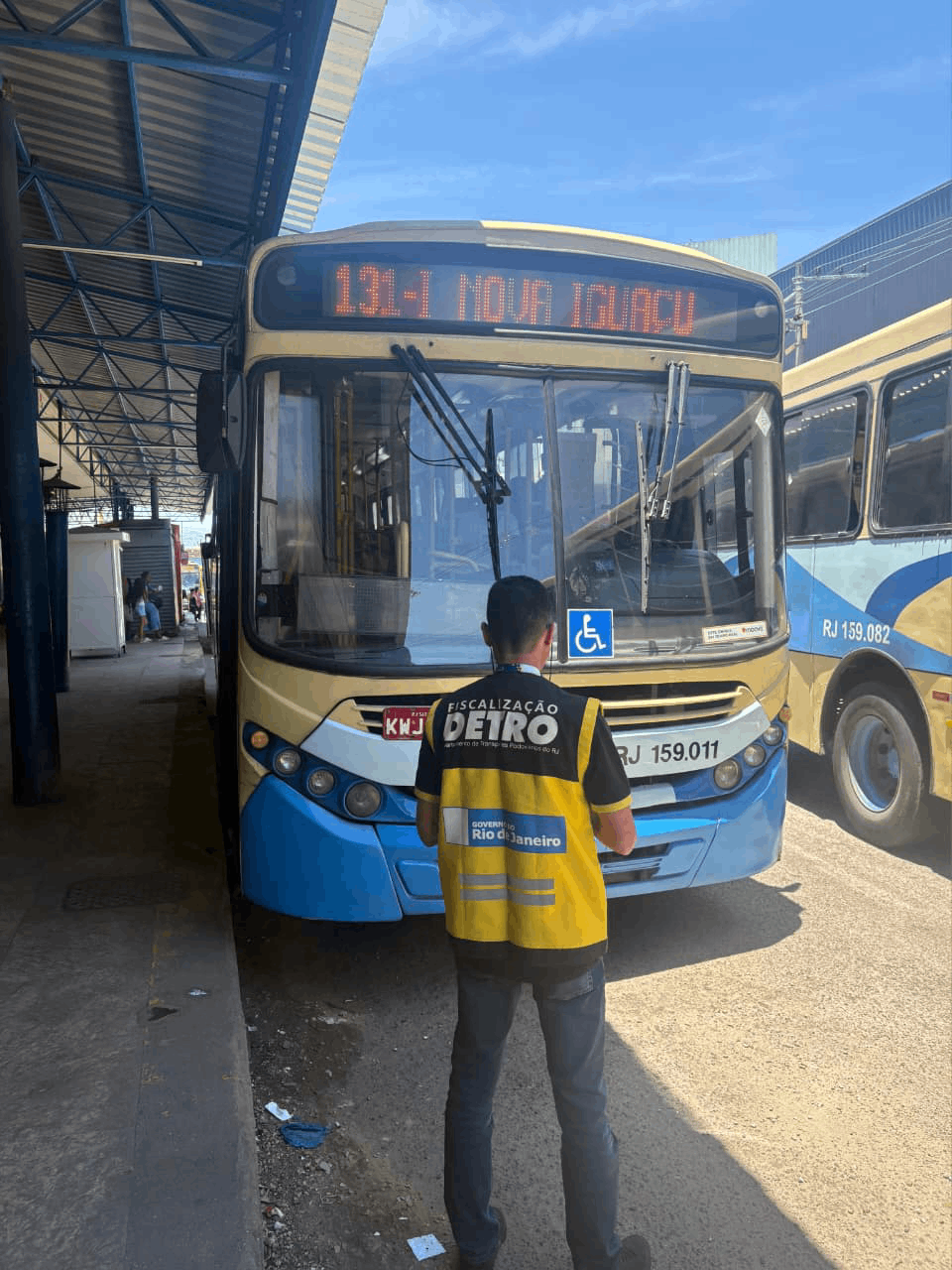 Detro-RJ aplica 27 autos de infração na Transportes Master após reclamações de passageiros Detro-RJ aplica 27 autos de infração na Transportes Master após reclamações de passageiros